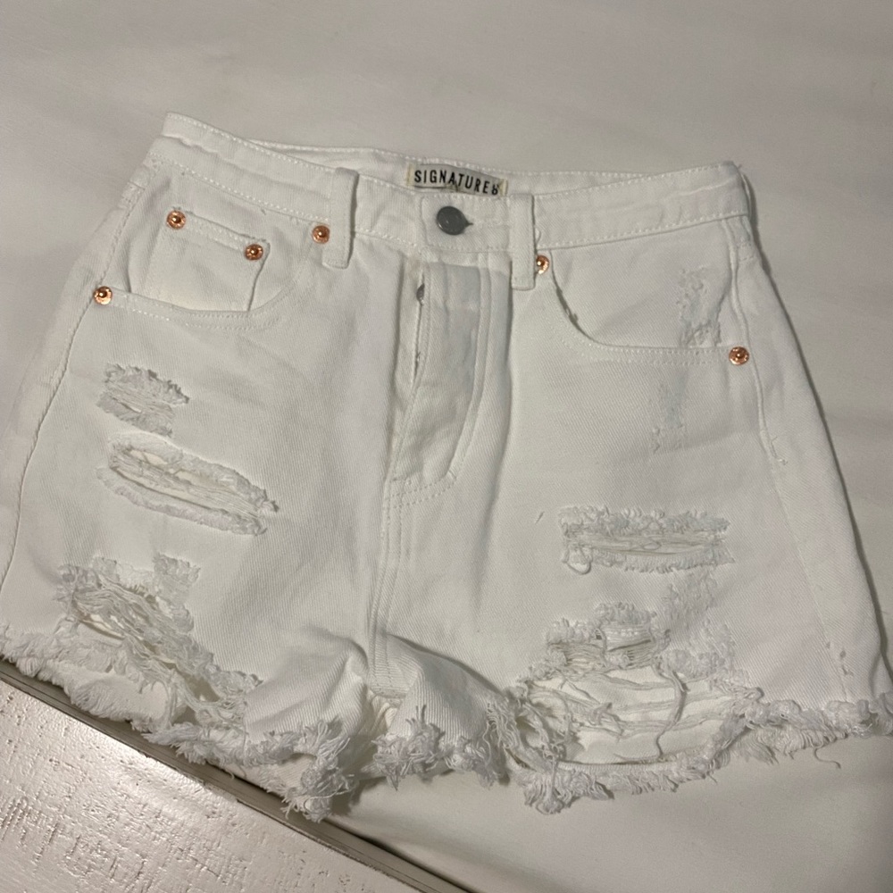 Signature 8 white jeans shorts